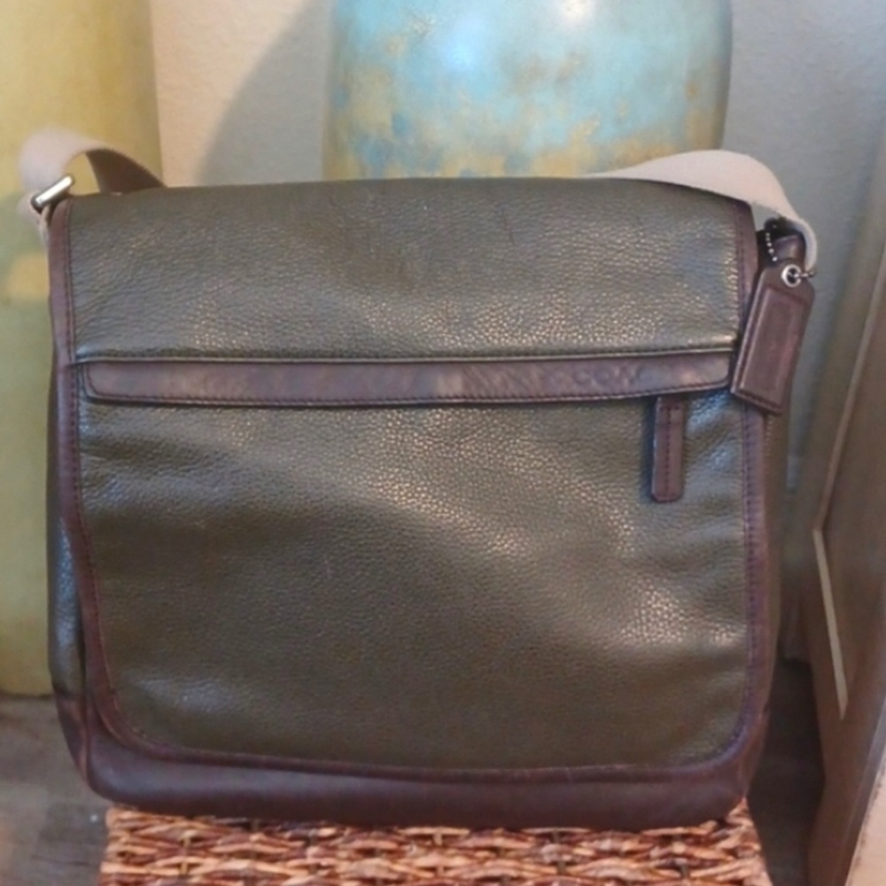 Coach Euc Olive Green Leather Shoulder Bag Laptop Holder
